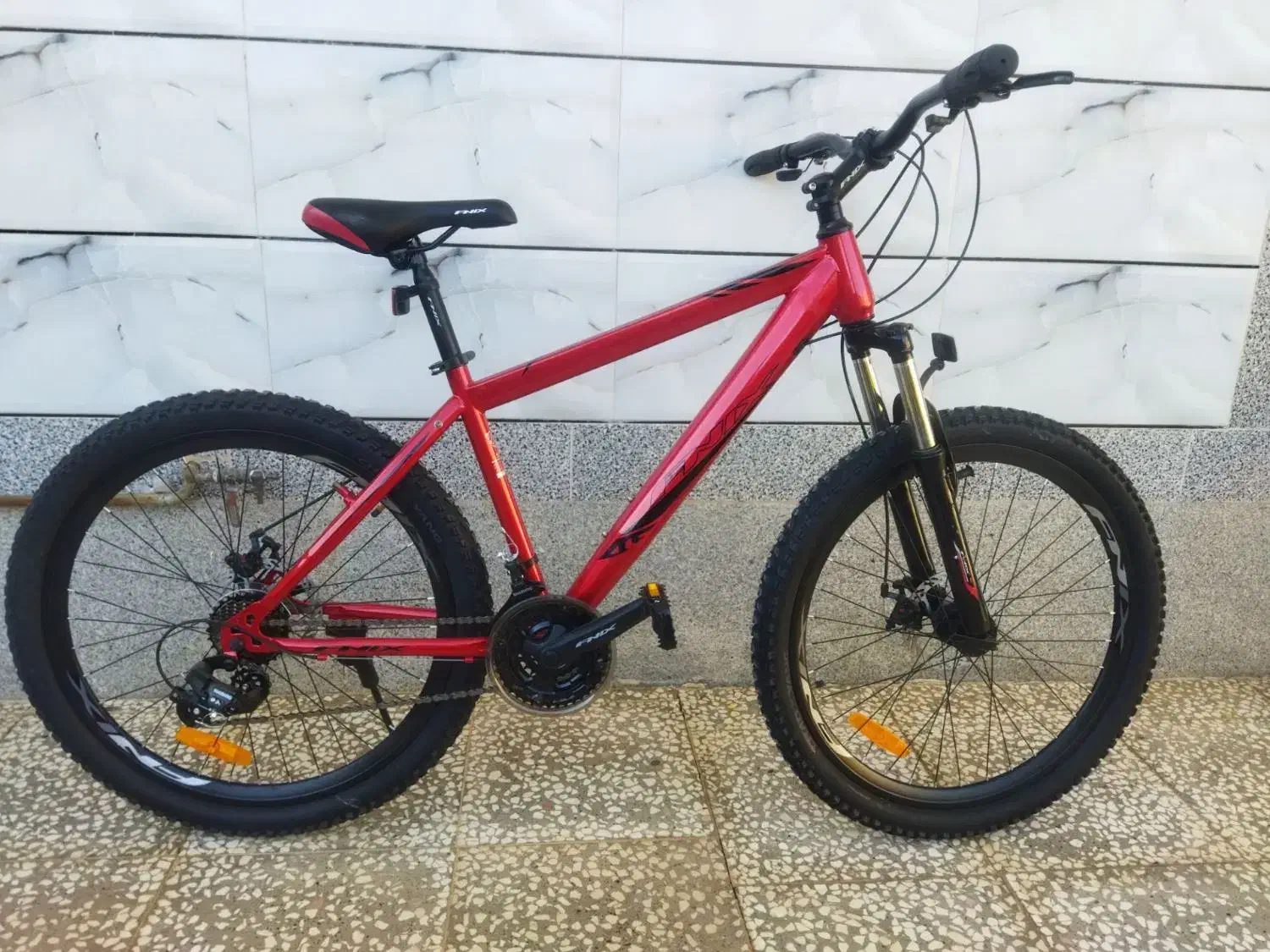 دوچرخه|دوچرخه، اسکیت، اسکوتر|بجستان, |دیوار