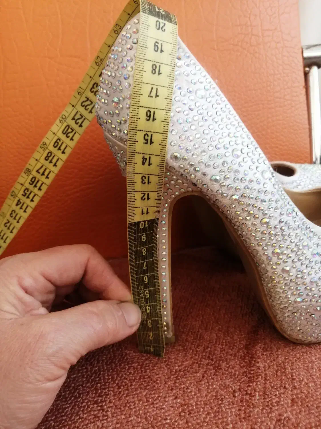 کفش زنانه ومردانه دست دوم موجود است|کیف، کفش، کمربند|مهاباد (آذربایجان غربی), |دیوار