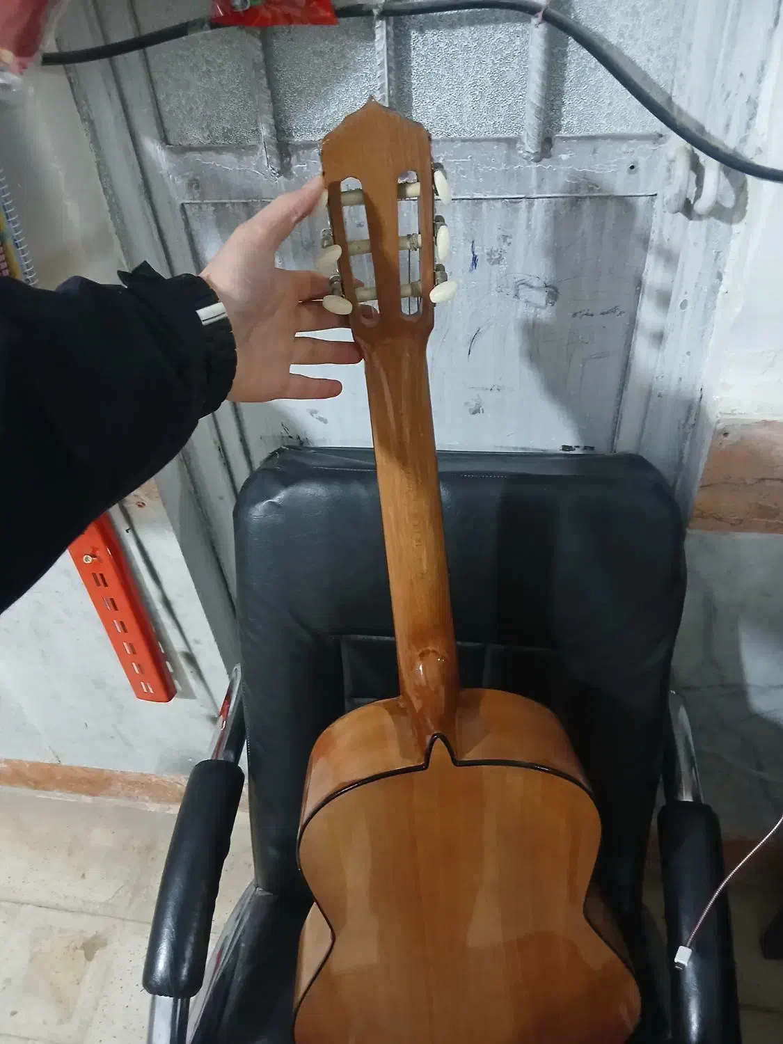 گیتار|گیتار، بیس، امپلیفایر|قوچان, |دیوار