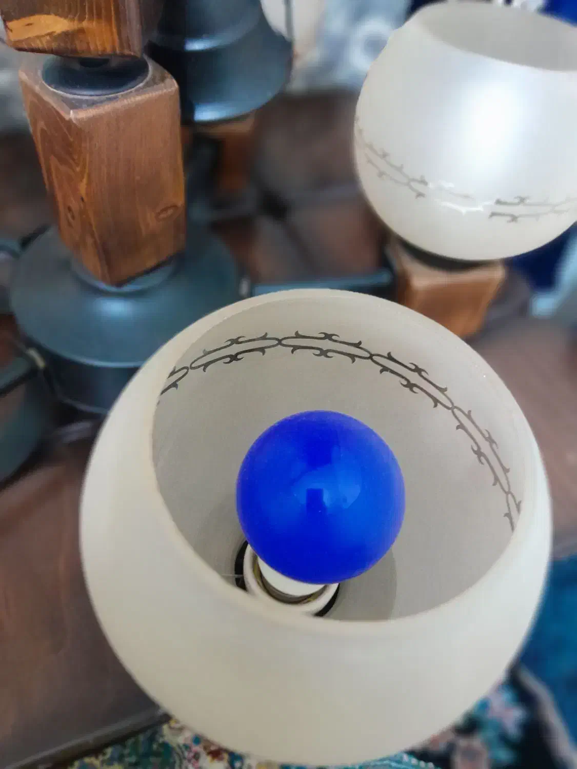 لوستر و‌ میز|لوستر و چراغ آویز|کوهسار (البرز), |دیوار