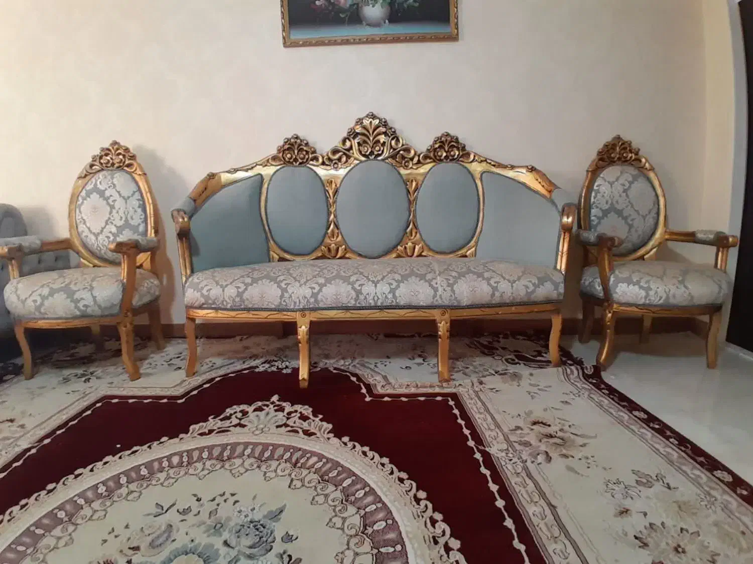 مبل سلطنتی شیک|مبلمان خانگی و میز عسلی|گلبهار, شهر جدید گلبهار|دیوار