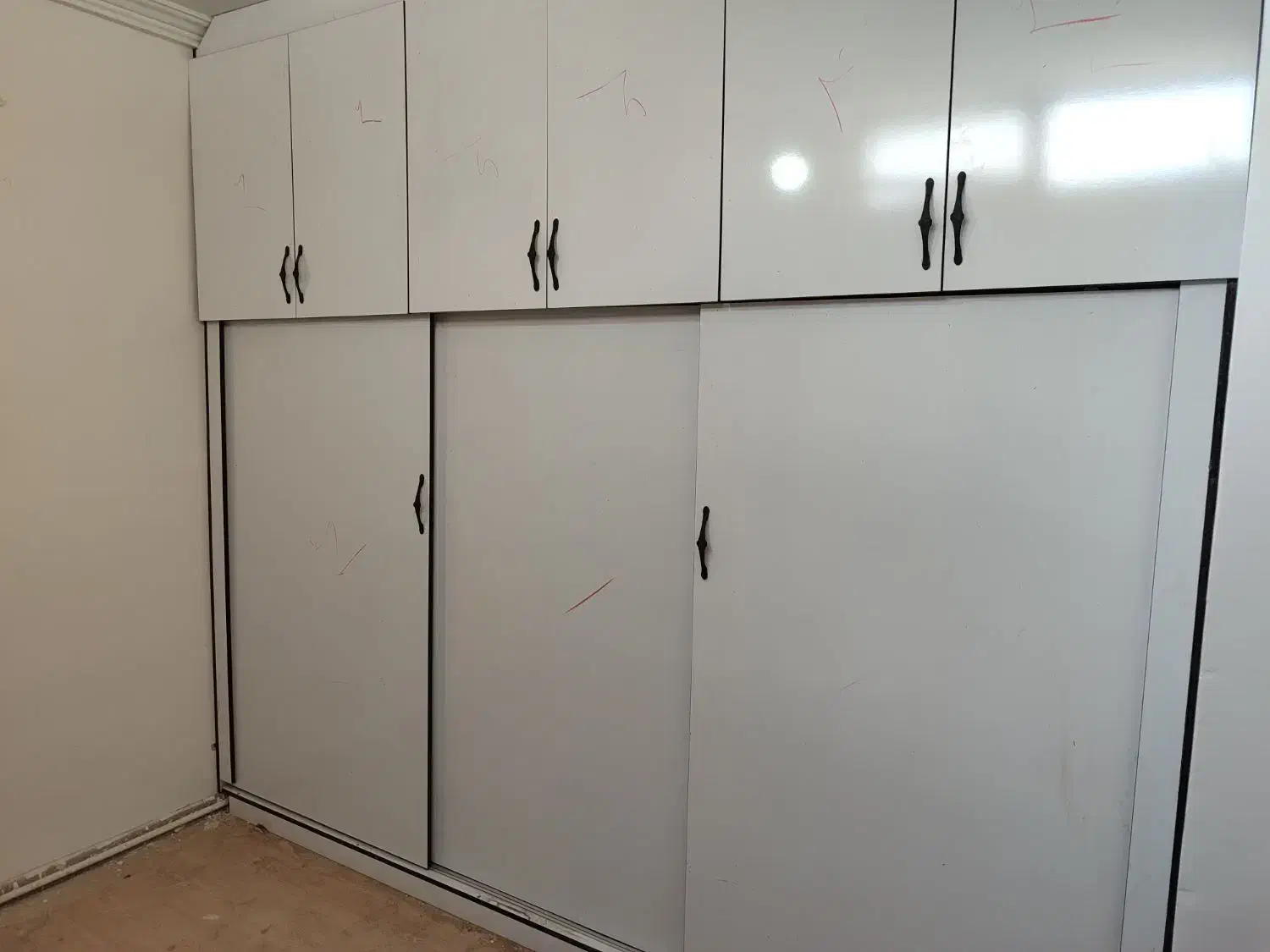 تعمیرات انواع کابینت و کمد دیواری|خدمات پیشه و مهارت|مراغه, |دیوار