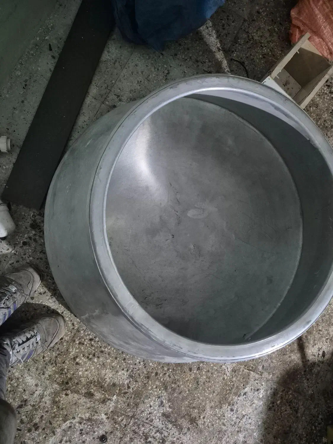 دیگ بزرگ رویی|ظروف پخت‌وپز|اردبیل, |دیوار