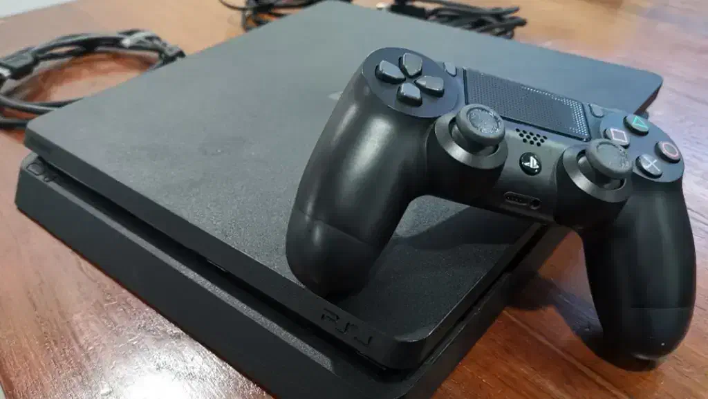 ps4 slim|کنسول، بازی ویدئویی و آنلاین|اصفهان, شهرک ولیعصر|دیوار