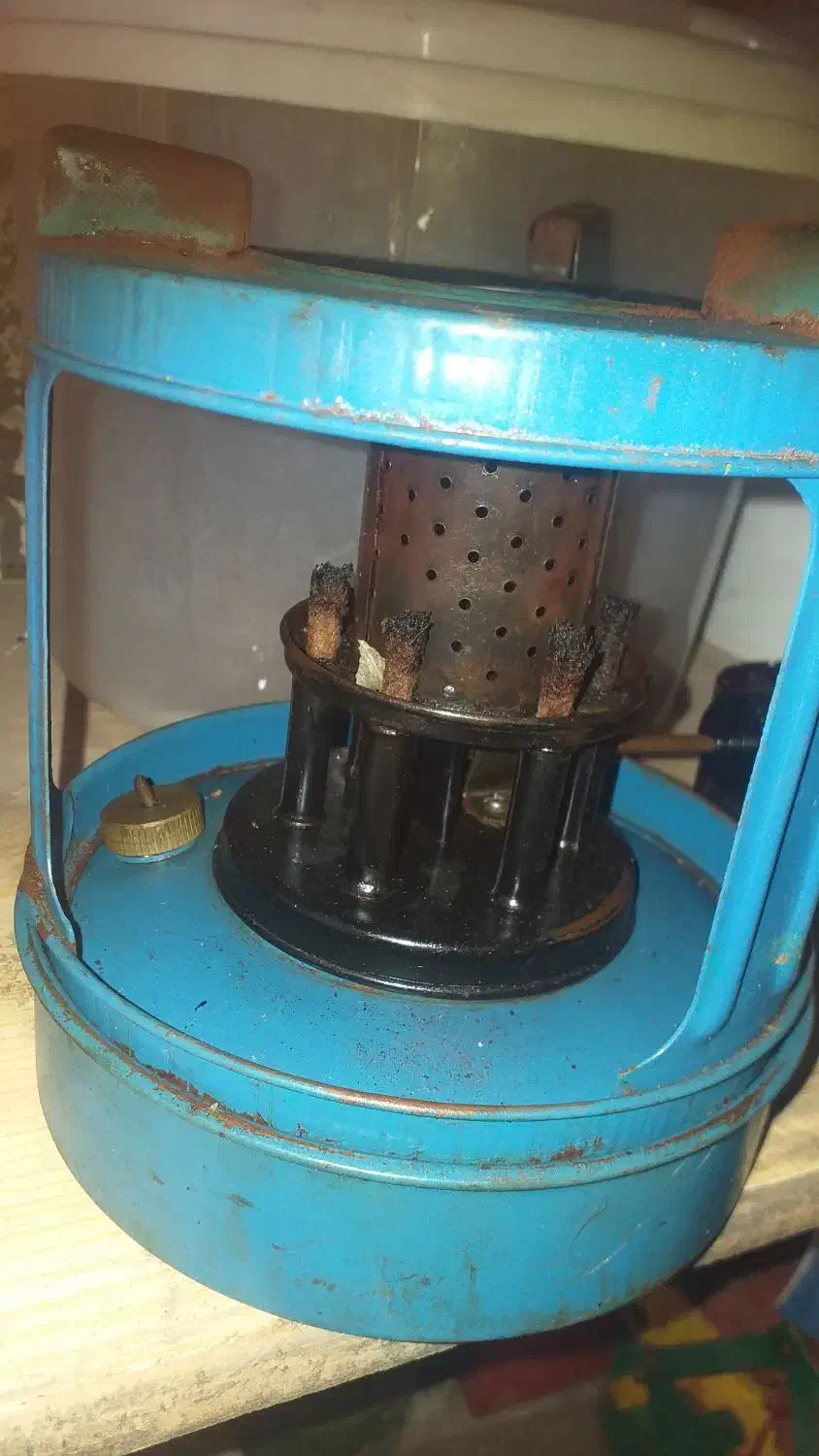 چراغ نفتی|کلکسیون اشیاء عتیقه|همدان, |دیوار