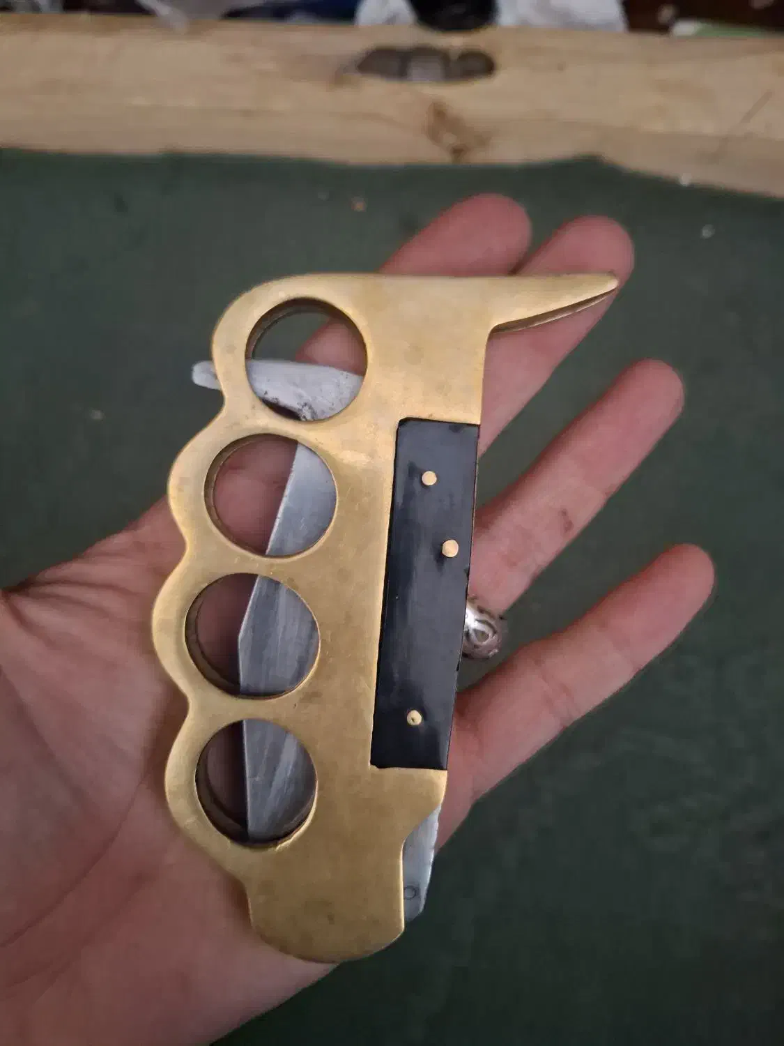 چاقو کلکسیونی|کلکسیون اشیاء عتیقه|تربتحیدریه, فرمانداری|دیوار