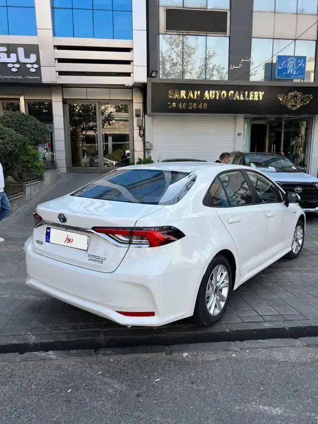 کرولا ۱۸۰۰ هیبرید با پلاک|خودرو سواری و وانت|تهران, عباسآباد|دیوار