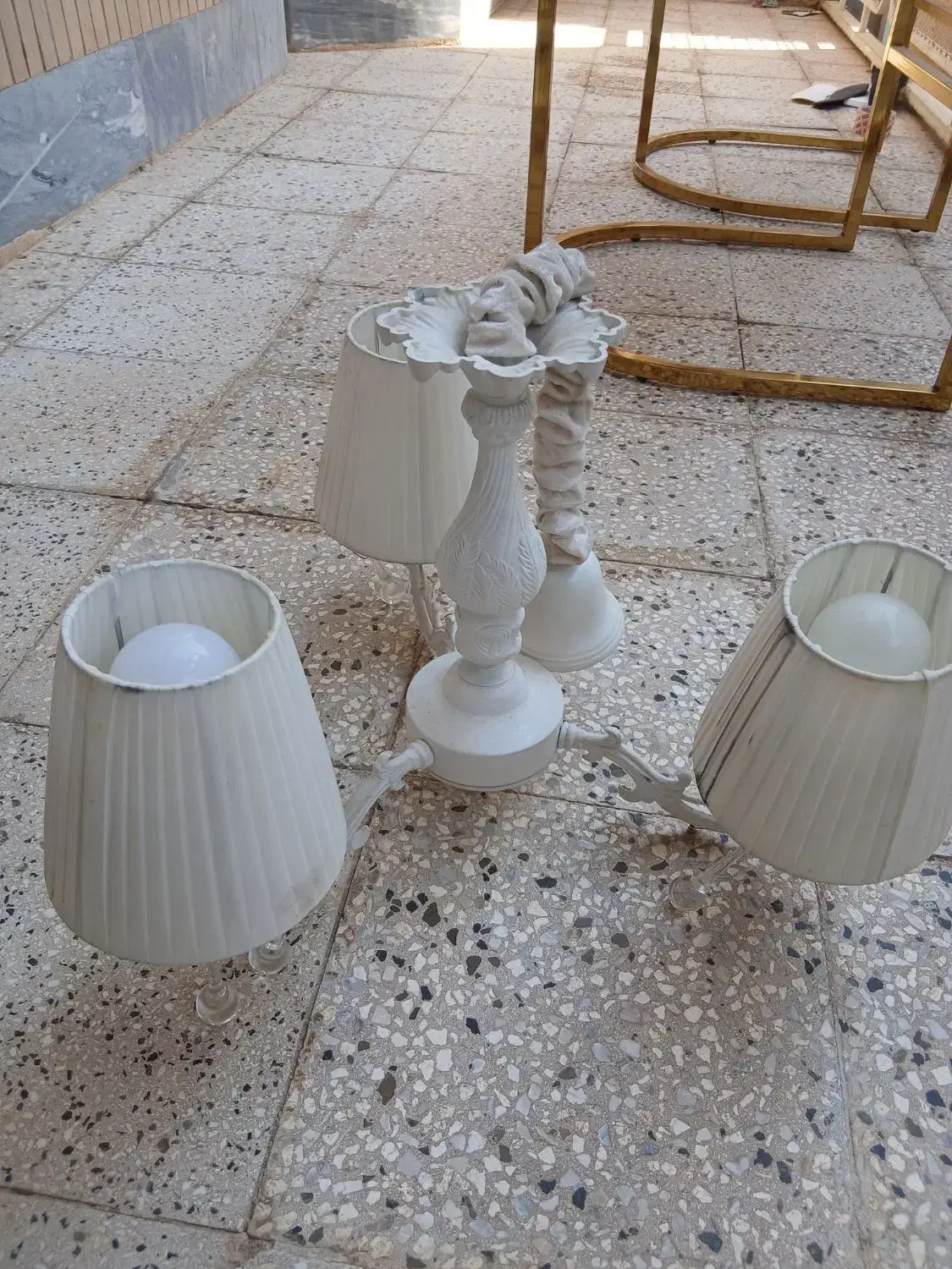 لوستر|لوستر و چراغ آویز|نیشابور, کوی یغما|دیوار