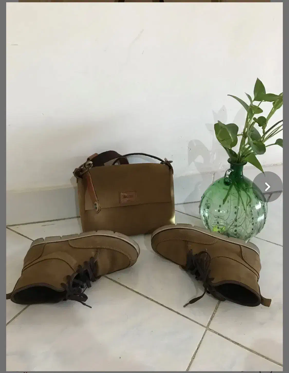 چرم طبیعی قهوه ای(پوتین)|کیف، کفش، کمربند|رشت, فلسطین|دیوار