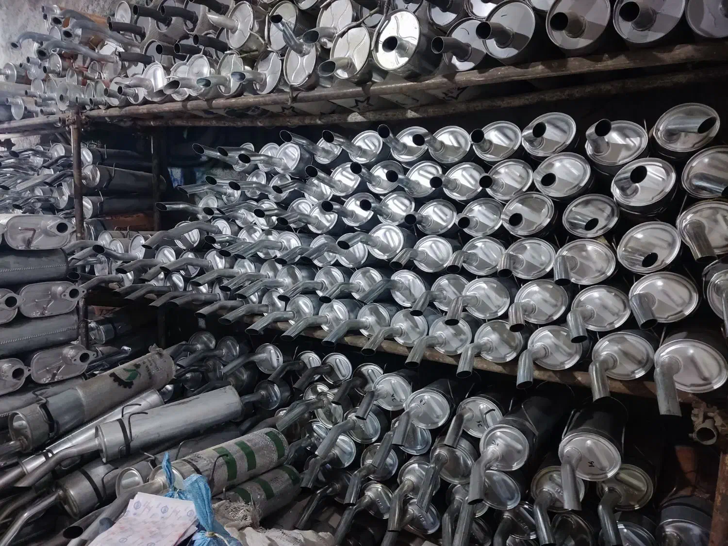 فروش عمده و تکی منبع اگزوز|قطعات یدکی و لوازم جانبی|بومهن, |دیوار