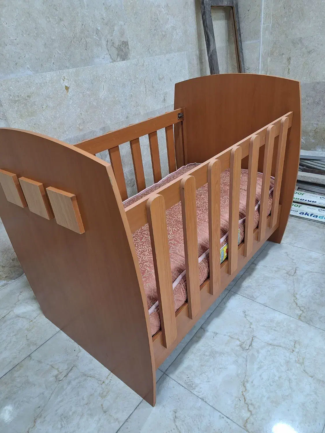 تخت بچه|تخت و سرویس خواب|رشت, کاکتوس|دیوار