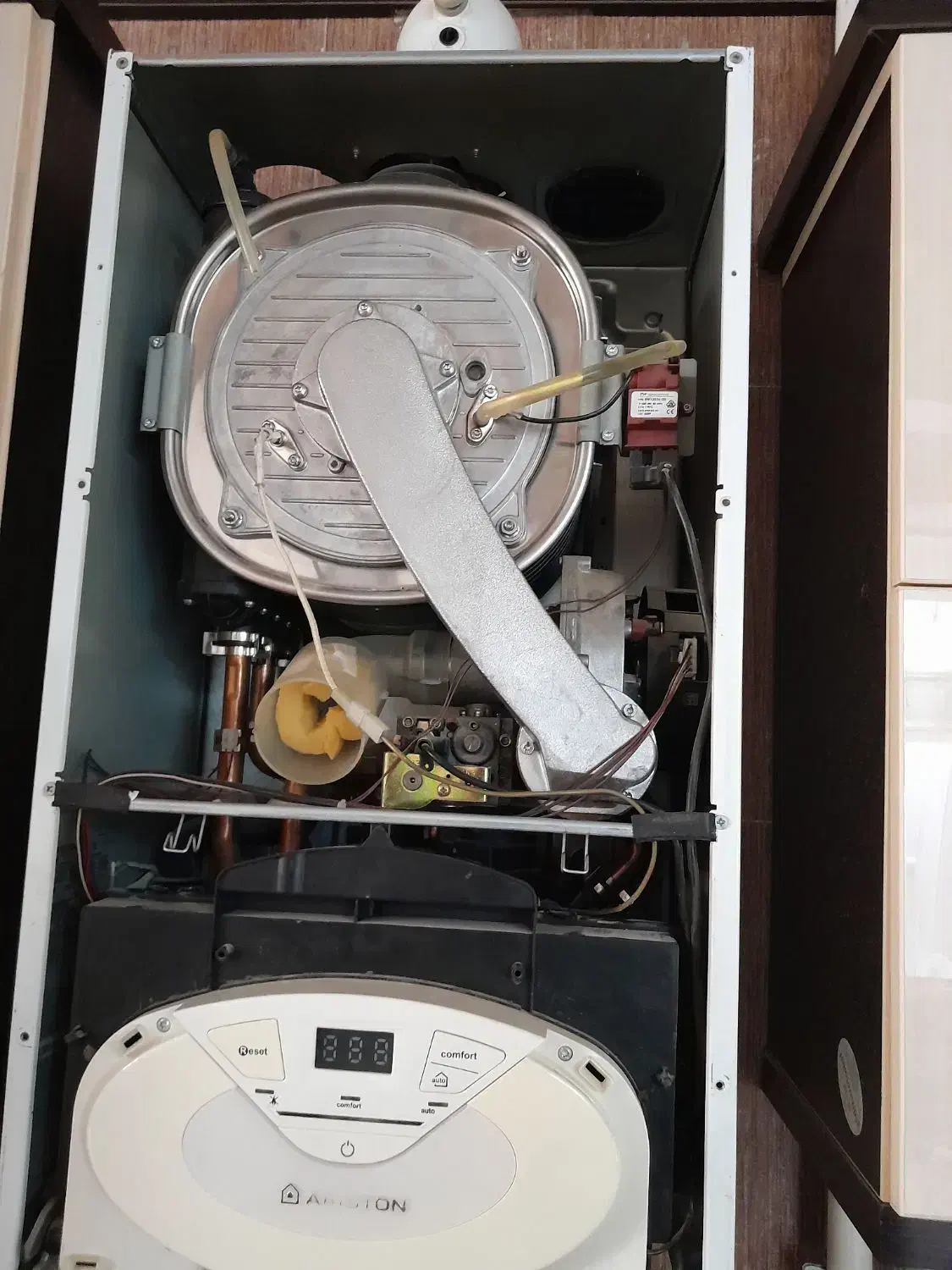 تعمیرکار پکیج فوری.ایران بوتان ایساتیس با ضمانت|خدمات پیشه و مهارت|سنندج, |دیوار