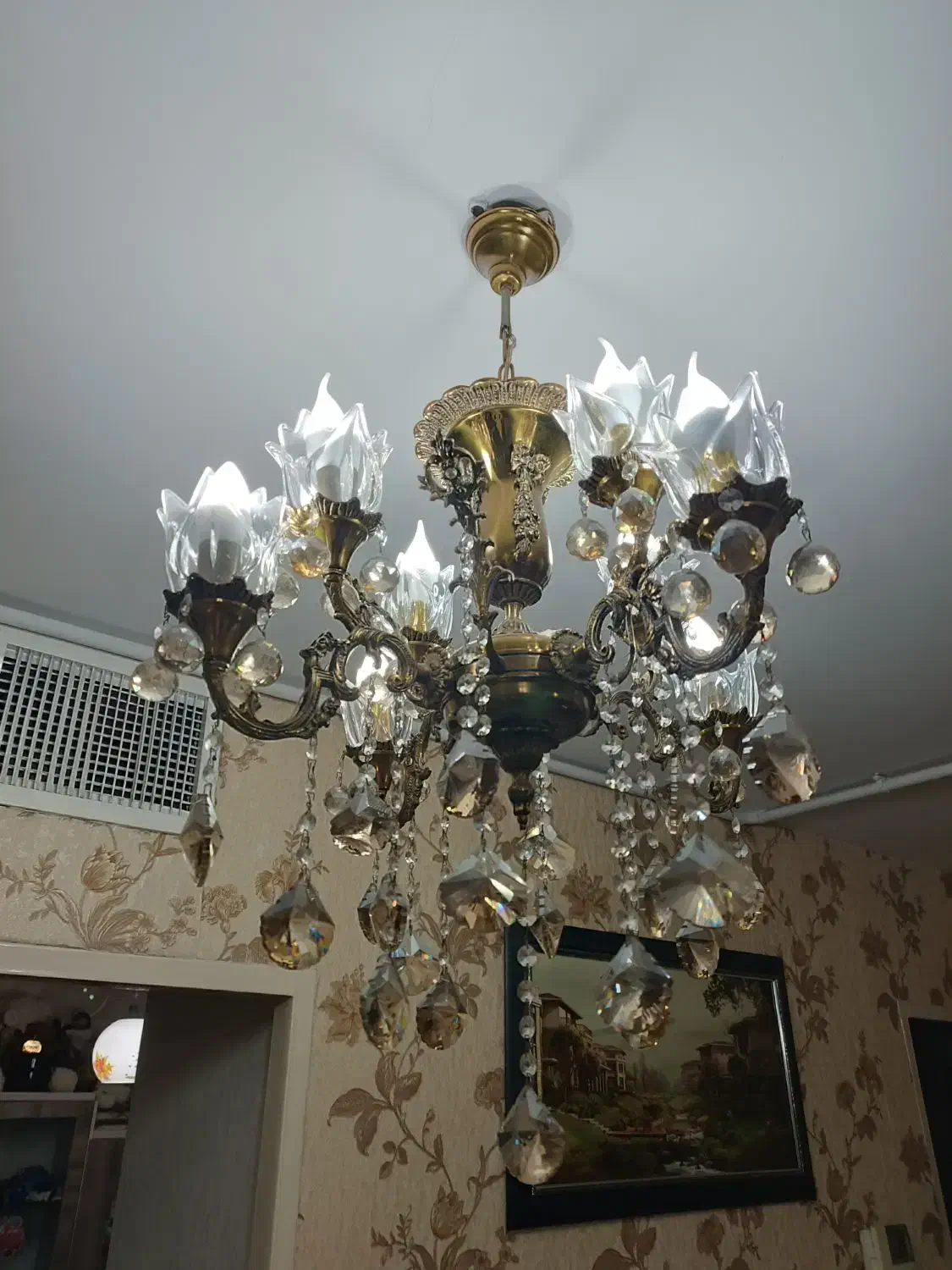 دوعدد لوستر چهار شاخه هشت شعله|لوستر و چراغ آویز|اندیشه, اندیشه فاز ۱|دیوار