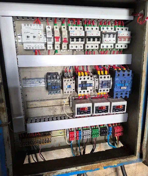 صنایع برق پرشیانا   ساخت انواع تابلو های برق صنعتی|خدمات پیشه و مهارت|مبارکه, |دیوار