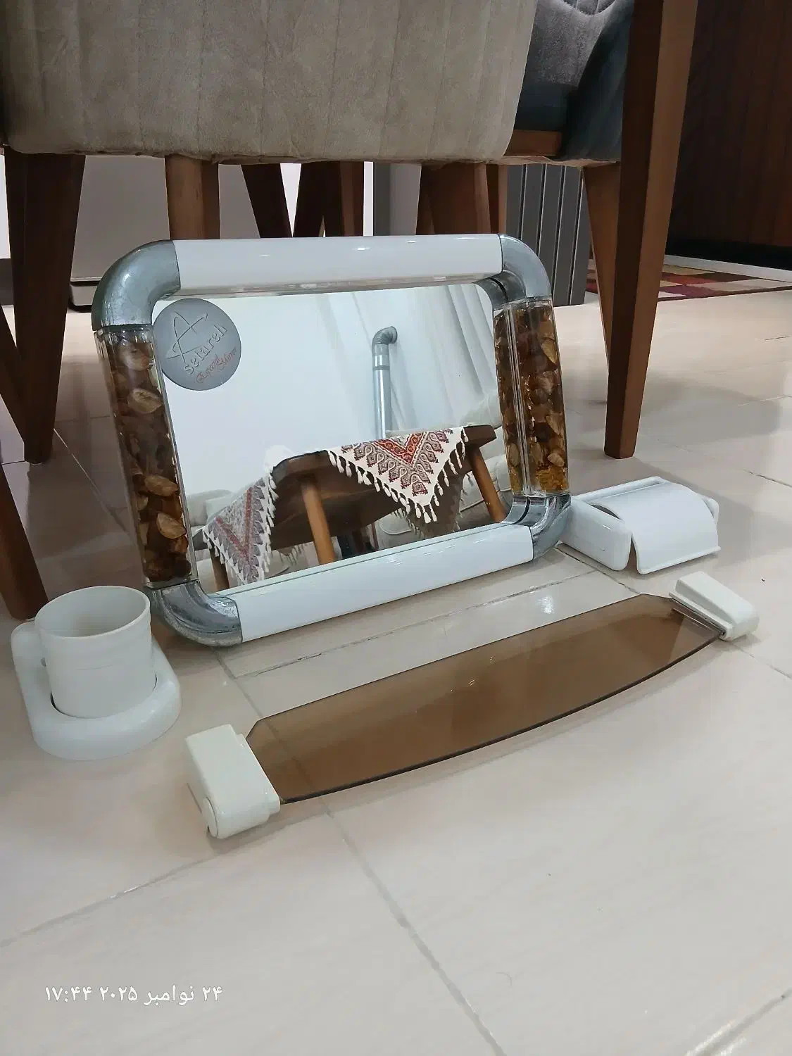 آینه روشویی به همراه متعلقات|لوازم سرویس بهداشتی|بندر انزلی, آذربایجان|دیوار