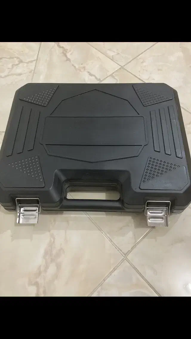 دریل و جعبه ابزار کامل|ابزارآلات|بروجن, |دیوار