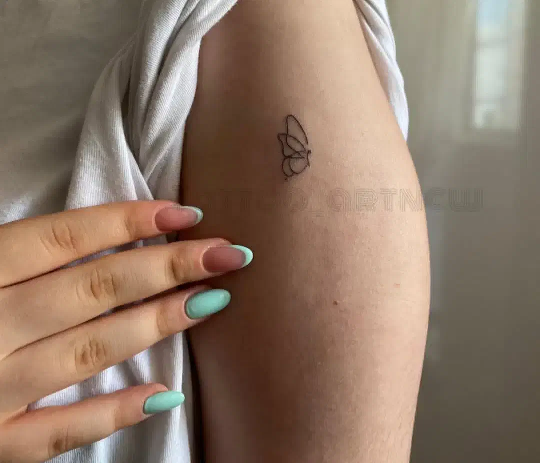 یک خانم برای مدل تتوبدن ، شیدینگ لب ، کاشت مژه|خدمات آرایشگری و زیبایی|کرمانشاه, |دیوار