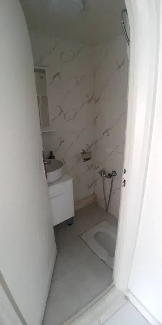 ۸۵ متر / طاهرخانی / نورگیر