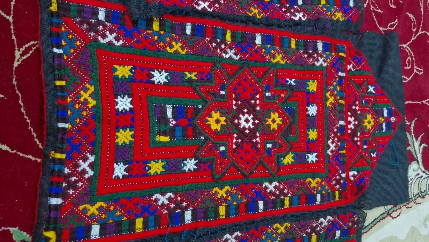 بدن زیبا|لباس|سراوان, |دیوار