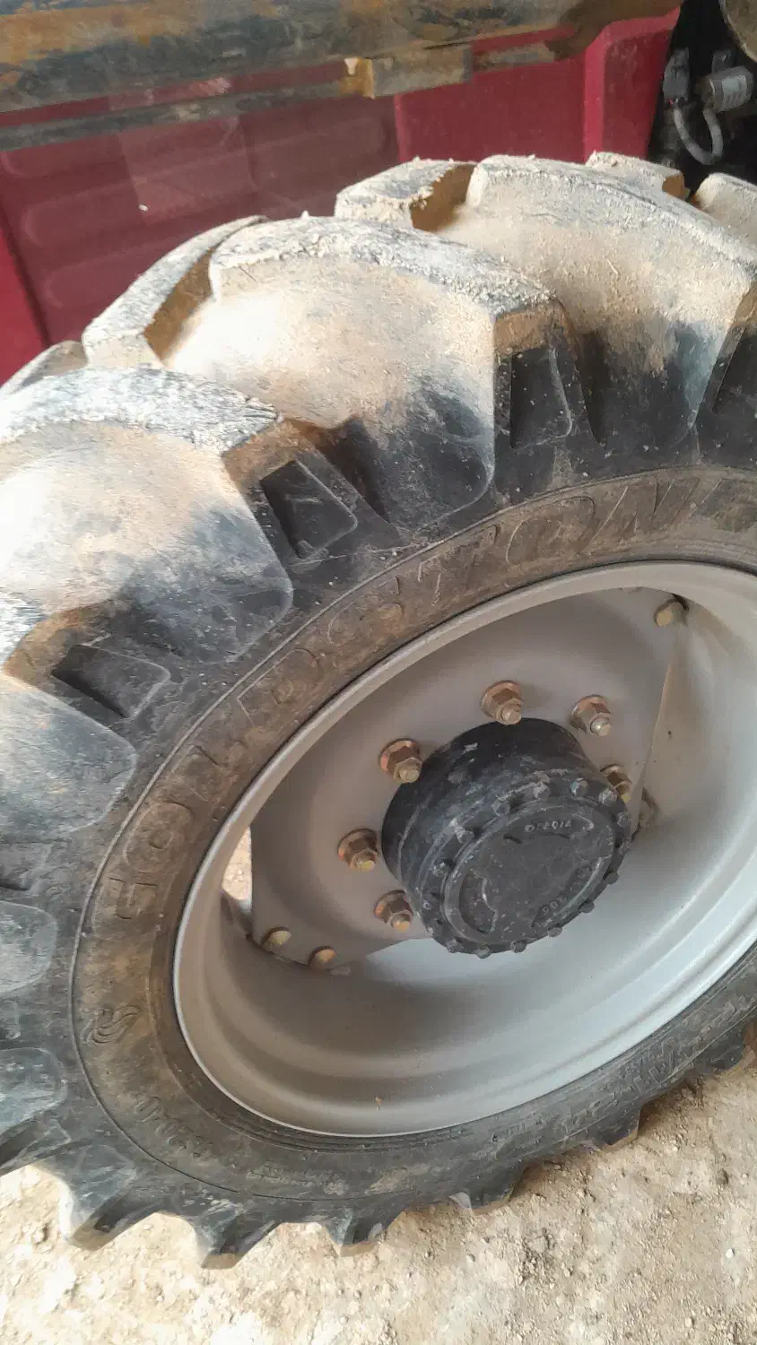 تراکتور ۱۰۷۵ مدل۱۴۰۳|خودرو سنگین|آشخانه, |دیوار