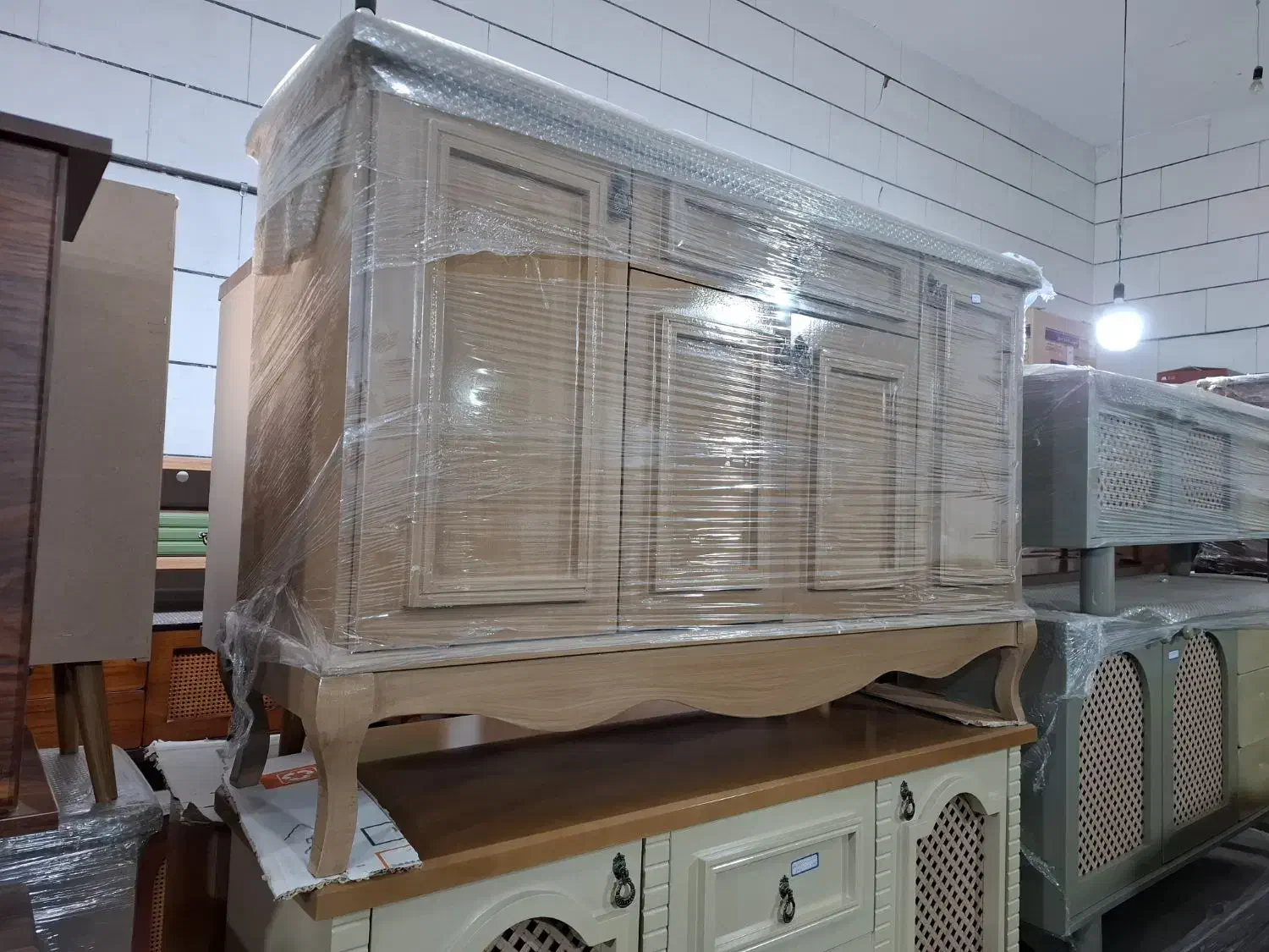 تکی خالی اینه کنسول. کنسول آینه خالی تک تک|بوفه، ویترین، کنسول|خرمآباد, |دیوار