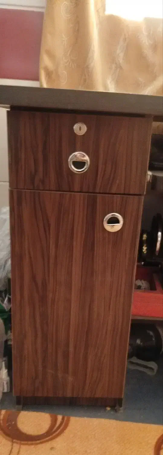 میز و کامپیوتر|رایانه رومیزی|کرمان, |دیوار