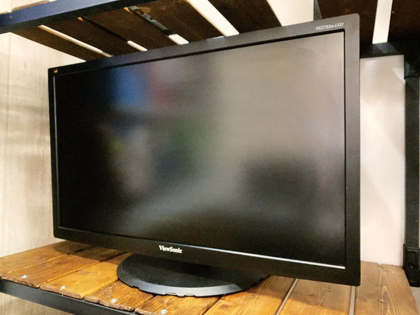 مانیتور استوک دبی|قطعات و لوازم جانبی رایانه|اندیشه, اندیشه فاز ۱|دیوار