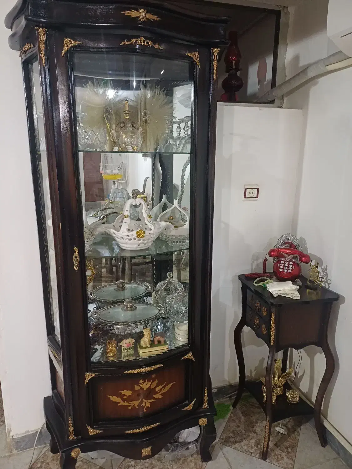 یکسری لوازم خانه|مبلمان خانگی و میز عسلی|رشت, جماران|دیوار