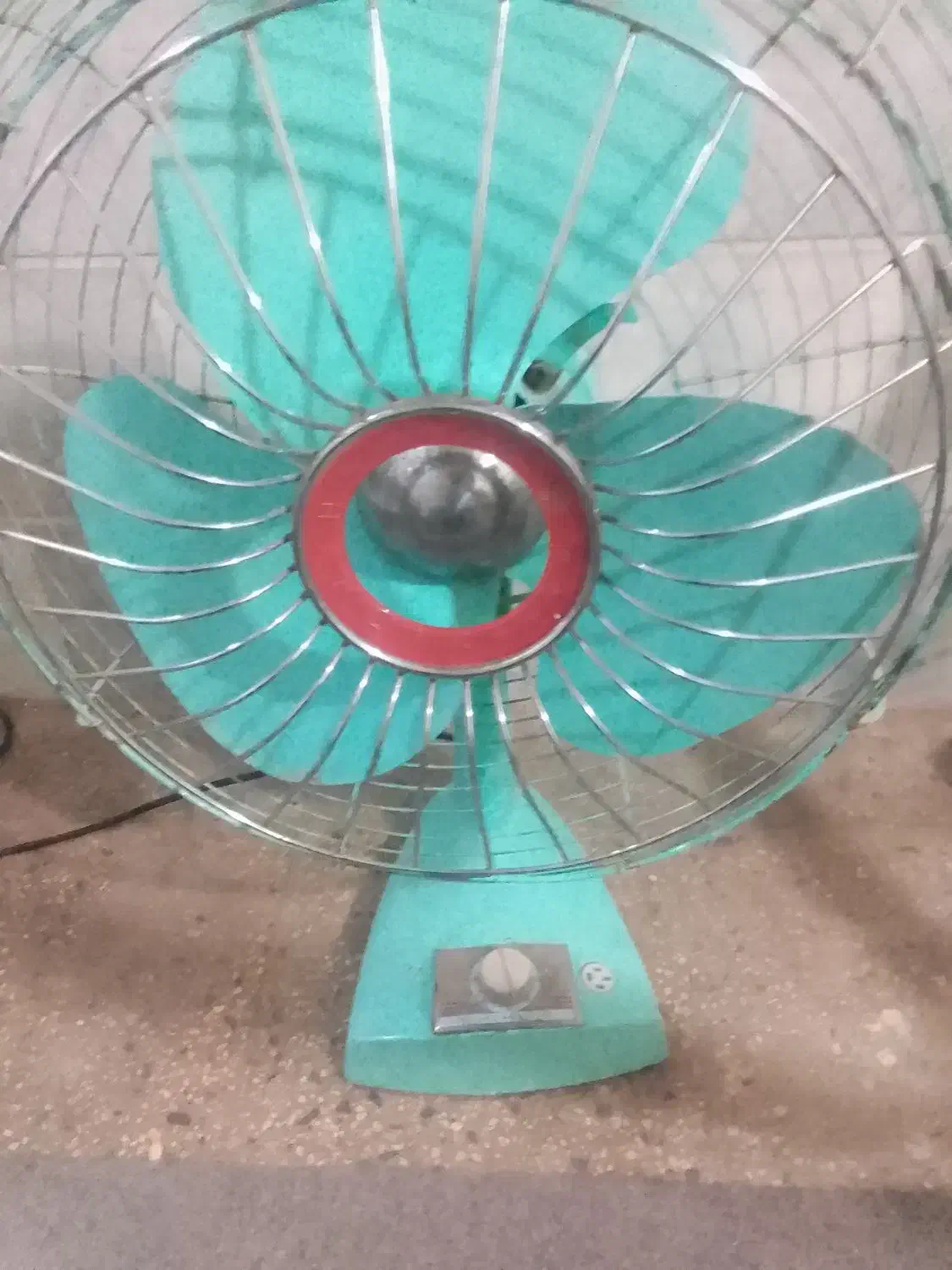 پنکه قدیمی زمیتی|پنکه و تصفیه‌کنندهٔ هوا|یزد, |دیوار