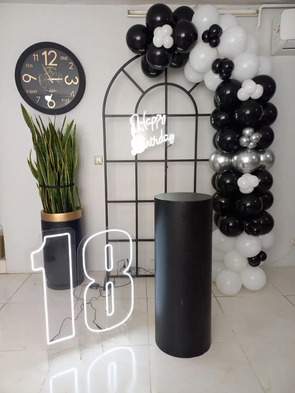 بادکنک آرایی گل آرائی تم تولد نئون عدد استند|خدمات پذیرایی، مراسم|تهران, ارجمندی راد|دیوار