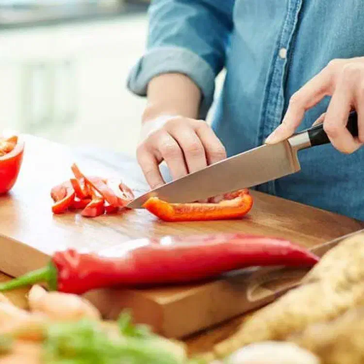 استخدام کمک آشپز و کارگر ساده|استخدام خدمات فروشگاه و رستوران|تهران, خانی آباد نو شمالی|دیوار