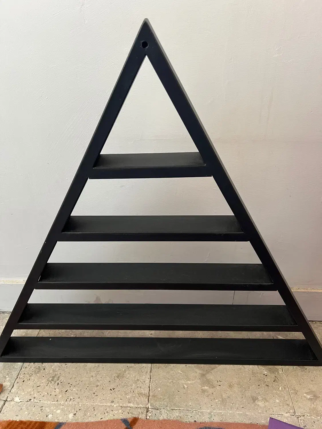 استند ناخون و مژه|کتابخانه، شلف، قفسه‌های دیواری|اندیشه, اندیشه فاز ۱|دیوار