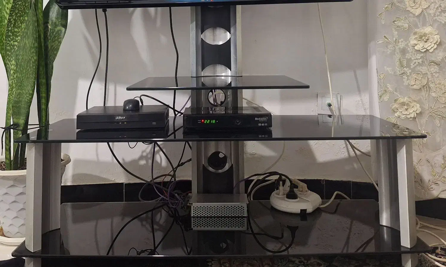 میز تی وی بدون خط و خش|میز تلویزیون|فرح آباد, |دیوار