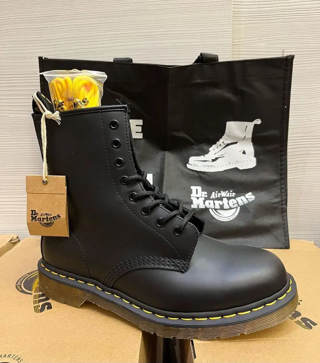 نیم‌بوت دکترمارتین اورجینال|کیف، کفش، کمربند|بهارستان, |دیوار