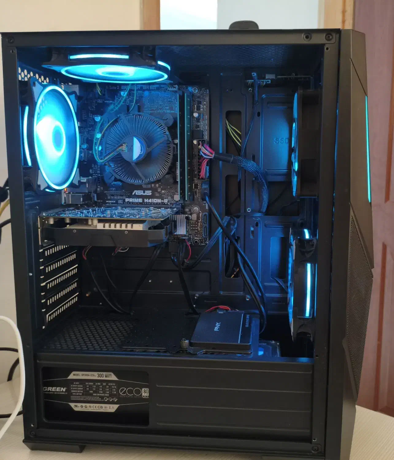 کیس کامپیوتر|رایانه رومیزی|گالیکش, |دیوار