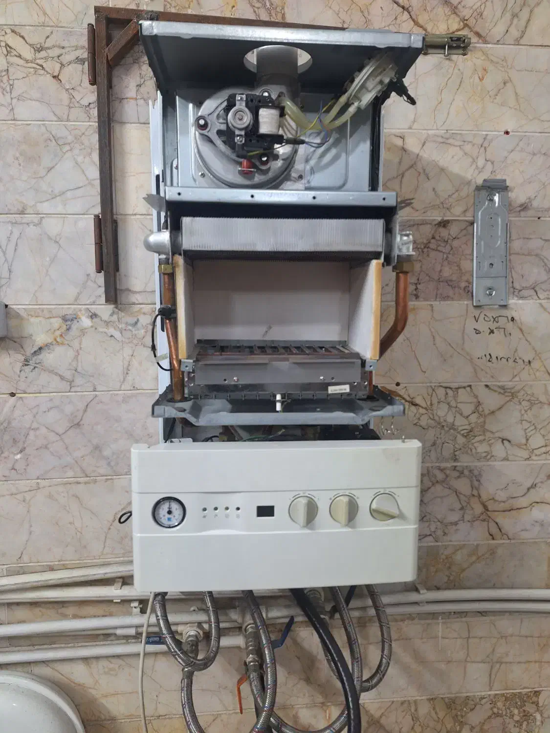 پکیج دیواری|آبگرمکن، پکیج، شوفاژ|مشهد, فرخد|دیوار