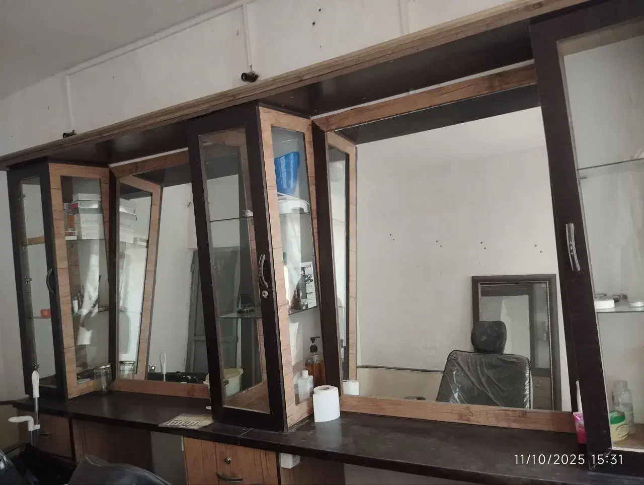 لوازم آریشگاه زنانه|آرایشگاه و سالن‌های زیبایی|جوین, |دیوار