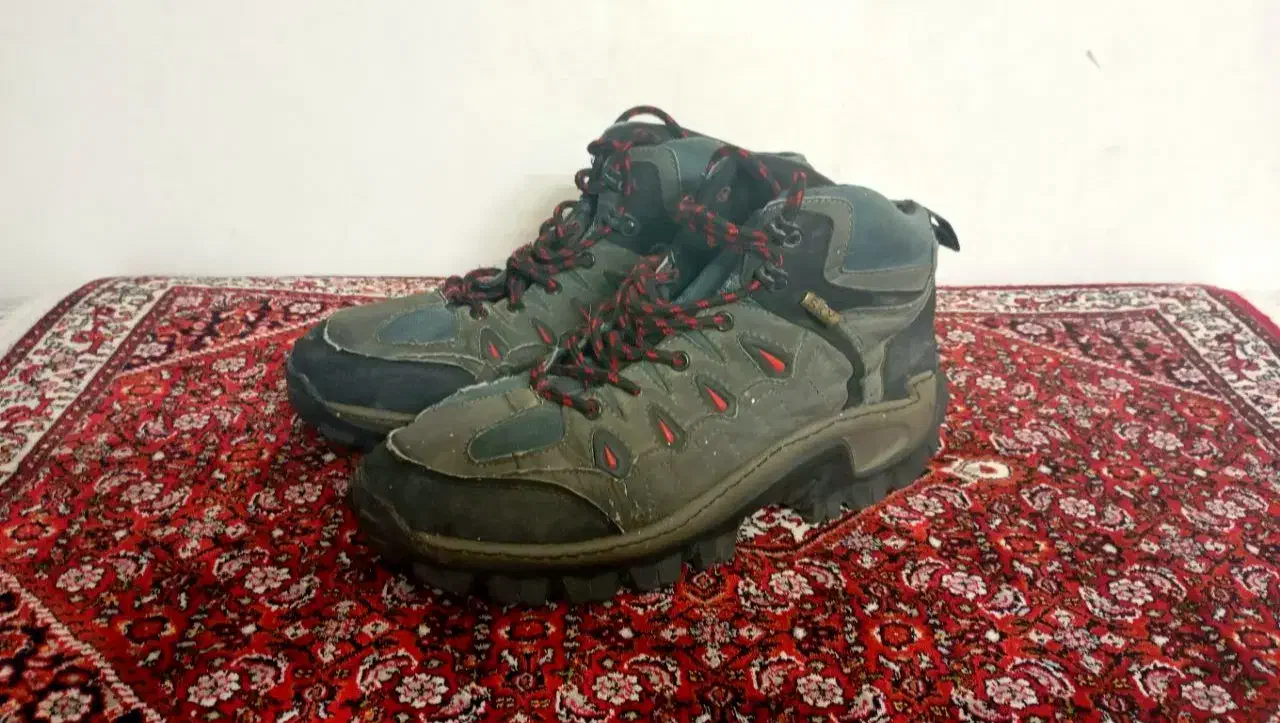 بوت پوتین کوهنوردی اورجینال|کیف، کفش، کمربند|همدان, |دیوار