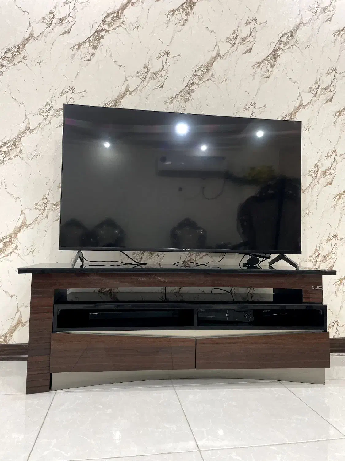 میزتلویزیون منحنی شیشه و چوب|میز تلویزیون|اهواز, رسالت|دیوار