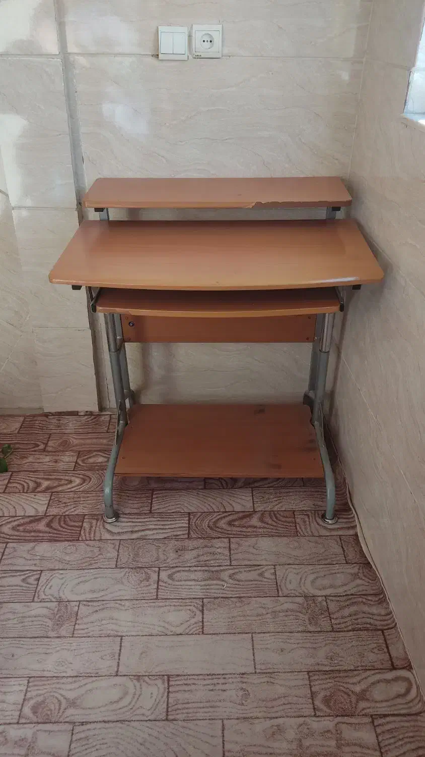 میز کامپیوتر چوبی|میز تحریر و کامپیوتر|بومهن, |دیوار