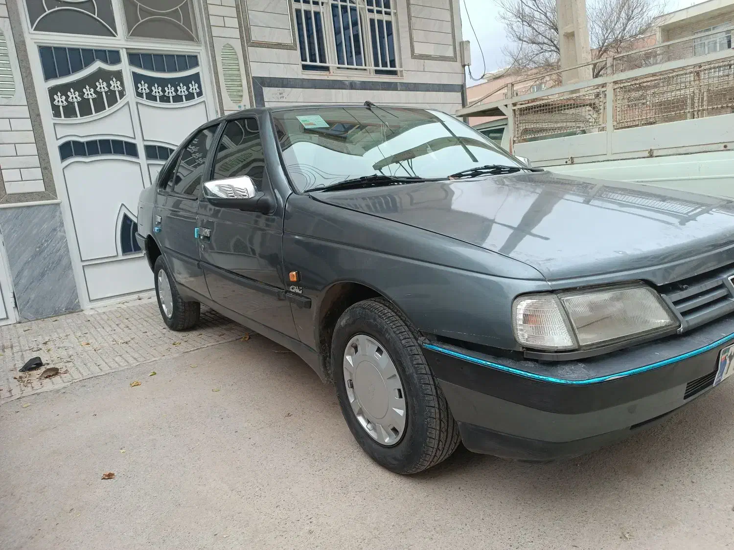 پژو 405 مدل 81|خودرو سواری و وانت|شهرکرد, |دیوار