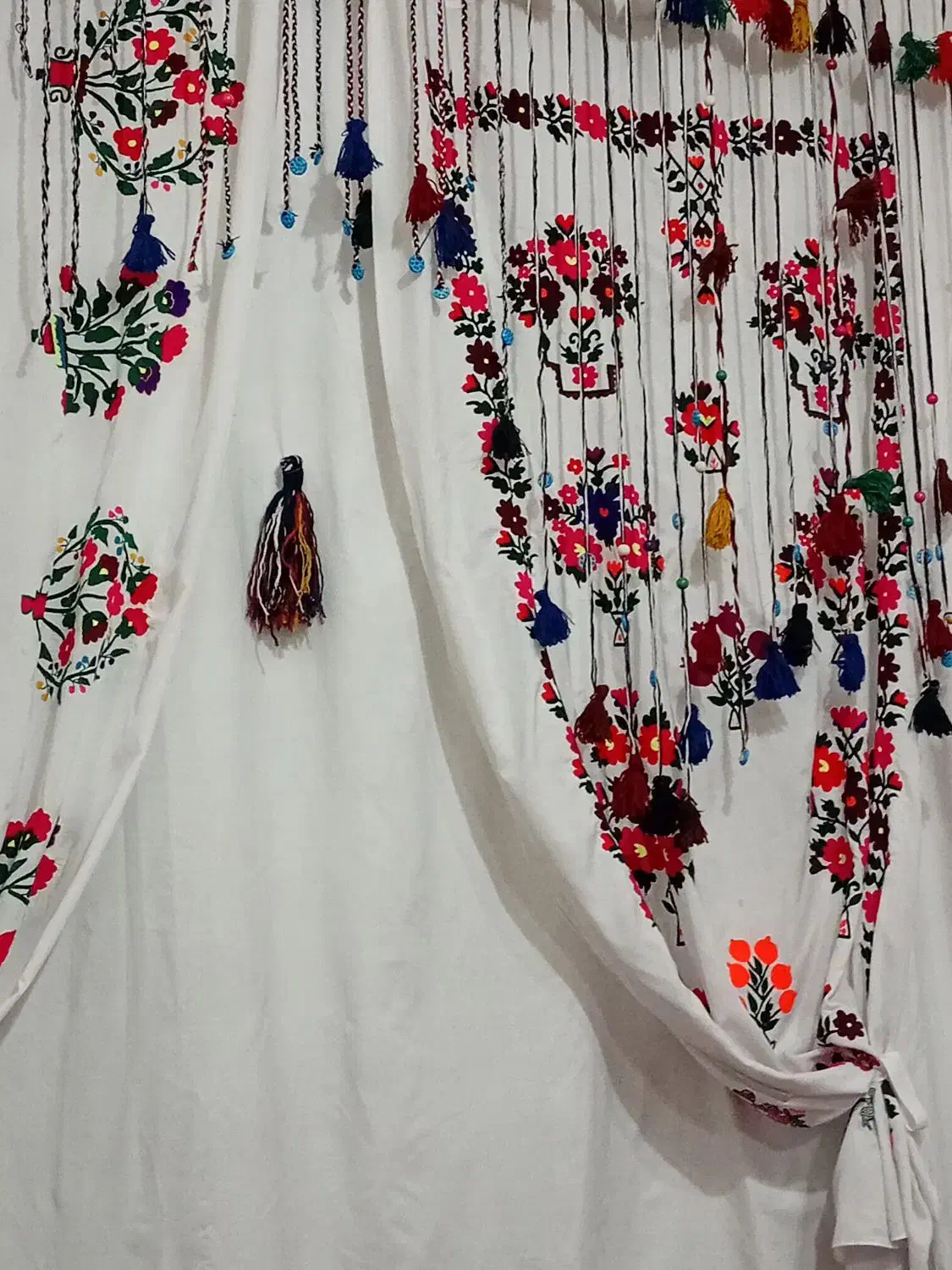 پرده|پرده، رانر، رومیزی|مرودشت, بیست متری بیمارستان|دیوار