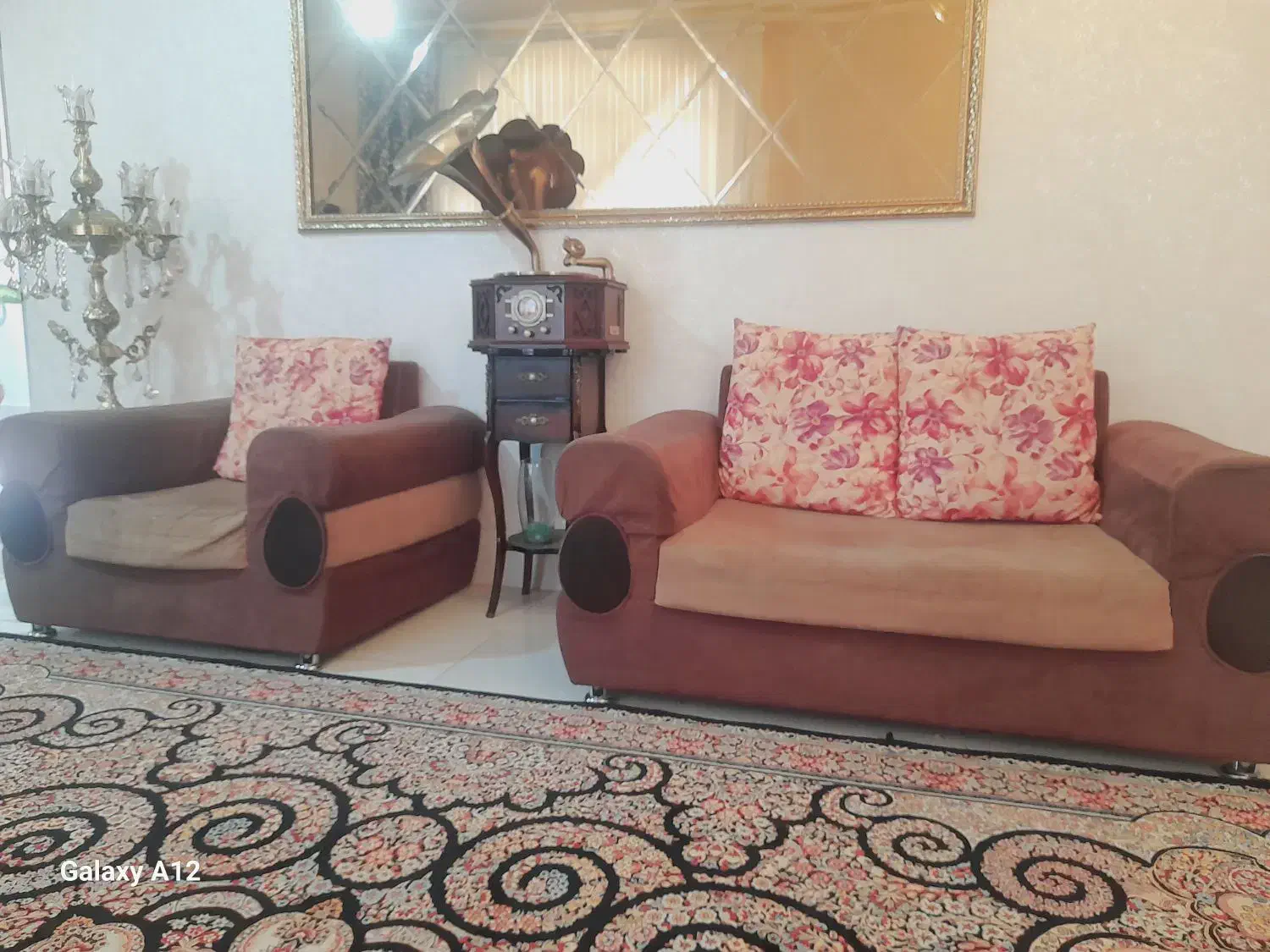 مفت مفت تخت و کمد. دراور.|تخت و سرویس خواب|نیشابور, چاه بلند|دیوار