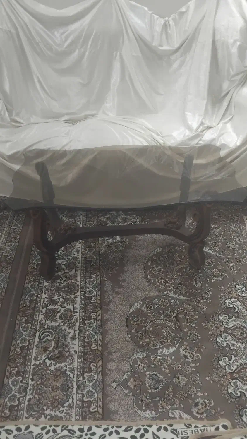 جلومبلی وعسلی نو|مبلمان خانگی و میز عسلی|قم, باغ کرباسی|دیوار