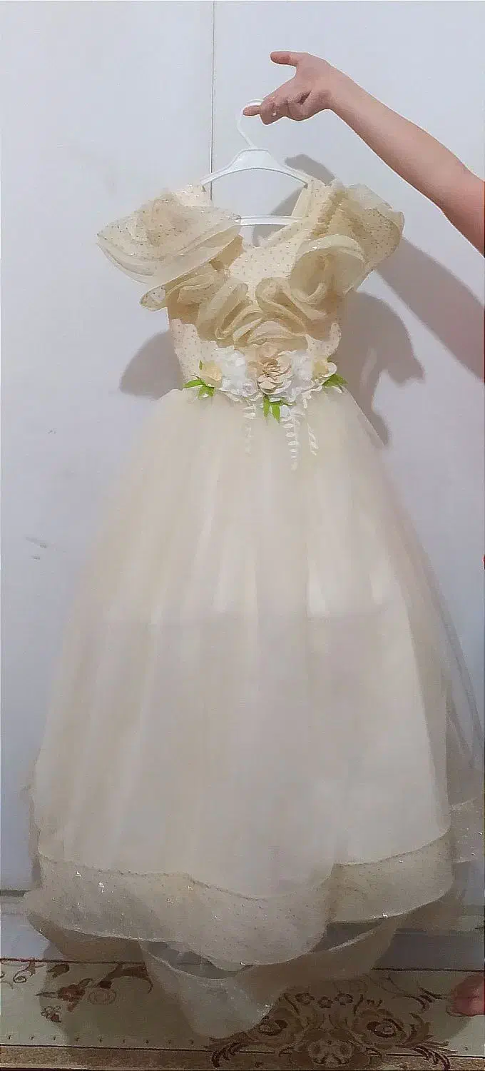 لباس مجلسی عروسی|کفش و لباس بچه|محمدشهر, سیدآباد|دیوار