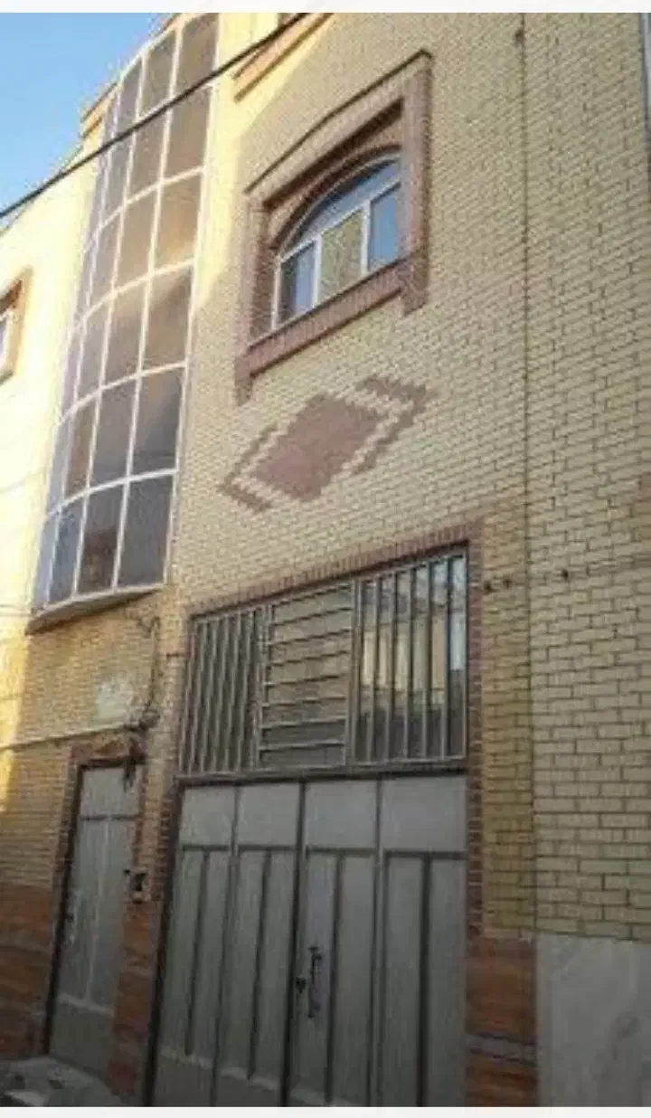 خانه دو طبقه واقع در بهترین لوکشین|فروش خانه و ویلا|شاهینشهر, گزبرخوار|دیوار