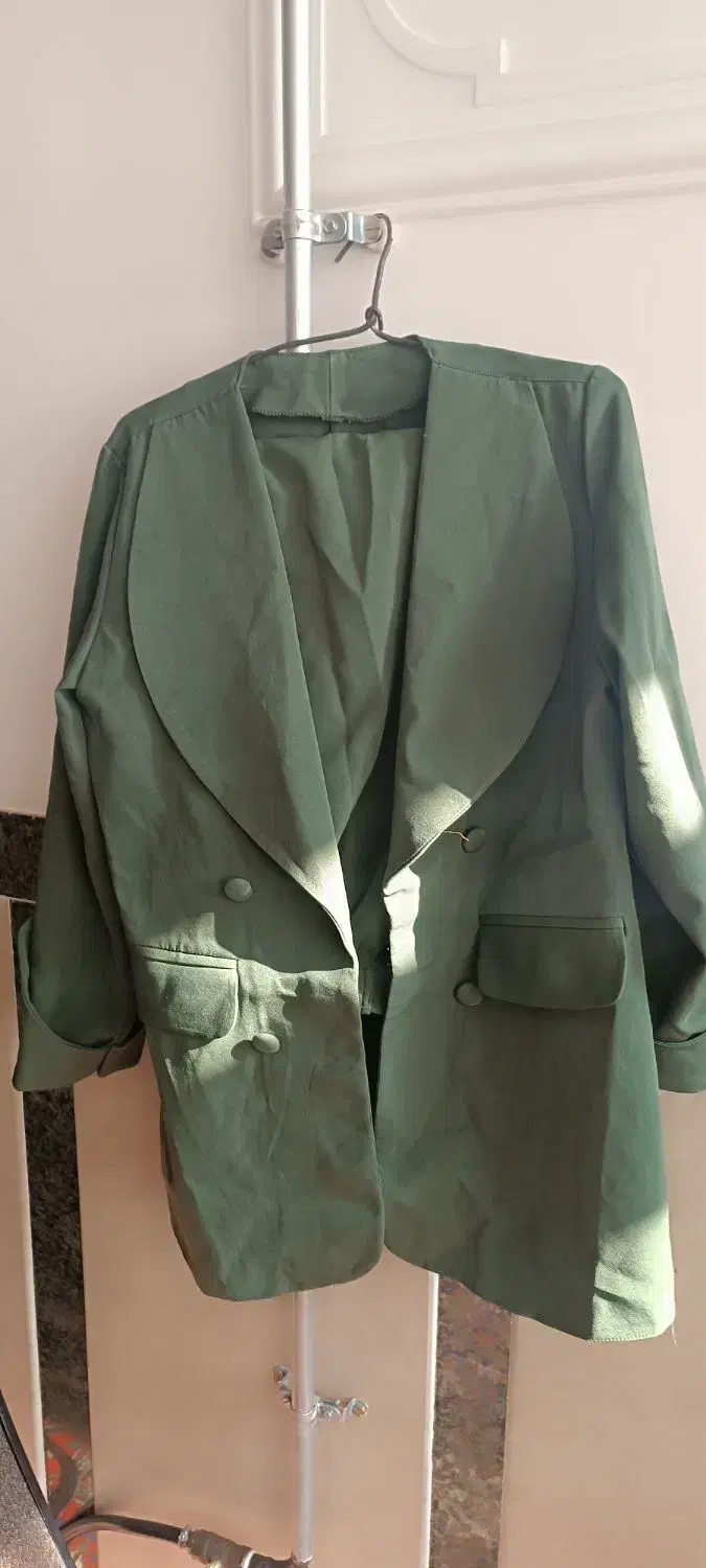 لباس|لباس|نقده, |دیوار