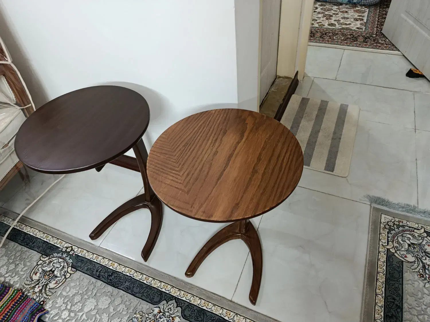 دو تا میز کاملا در حد نو|میز تلفن|مشهد, گاز|دیوار