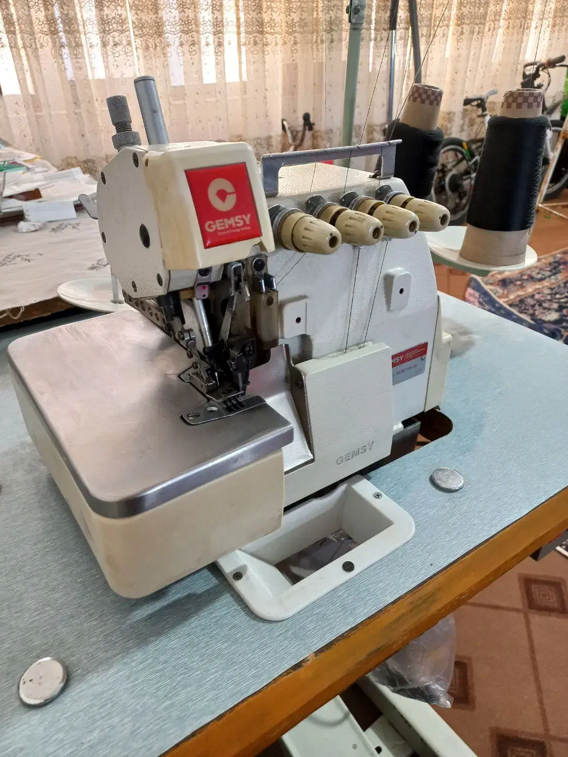 چرخ صنعتی ۵ نخ اصل|چرخ خیاطی و ریسندگی|شیروان (خراسان), |دیوار