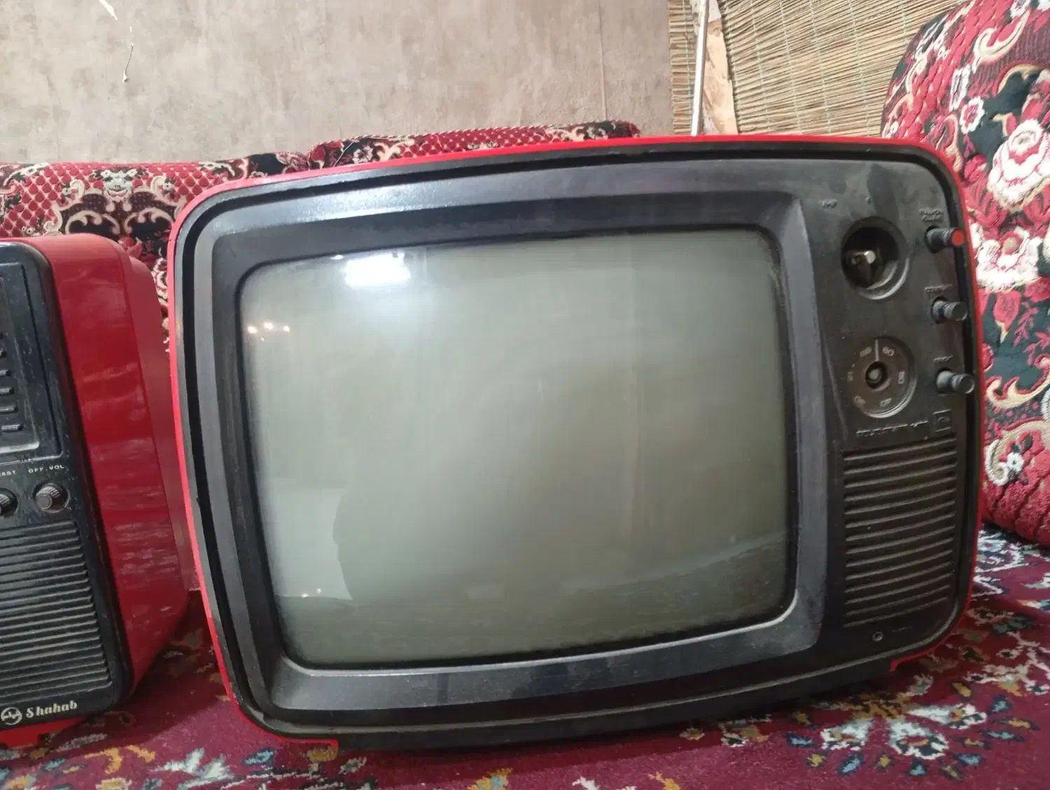 تلویزیون قدیمی نوستالژی تخفیف دارد|کلکسیون اشیاء عتیقه|طرقبه, |دیوار